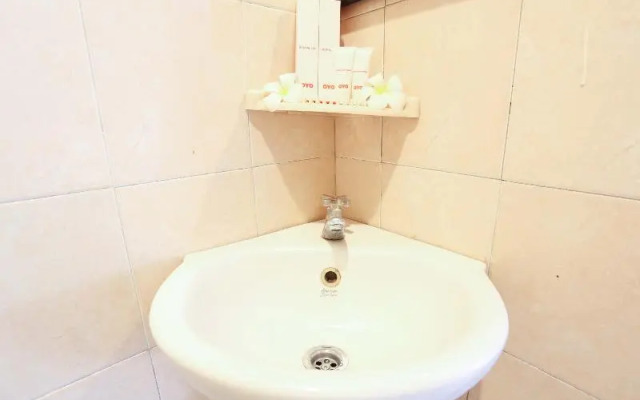 OYO 1651 Purnama Beach Hotel