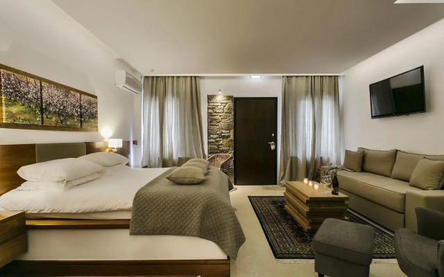 12 Months Luxury Resort