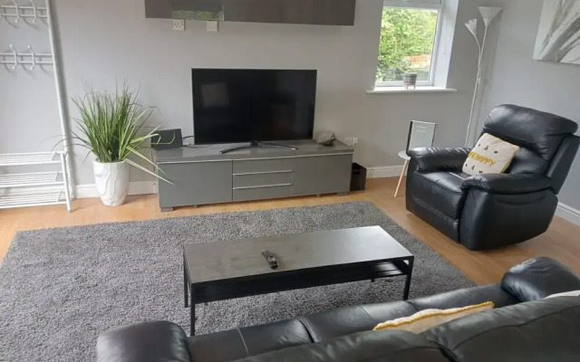 Beautiful and Secluded ,detached Garden Apartment