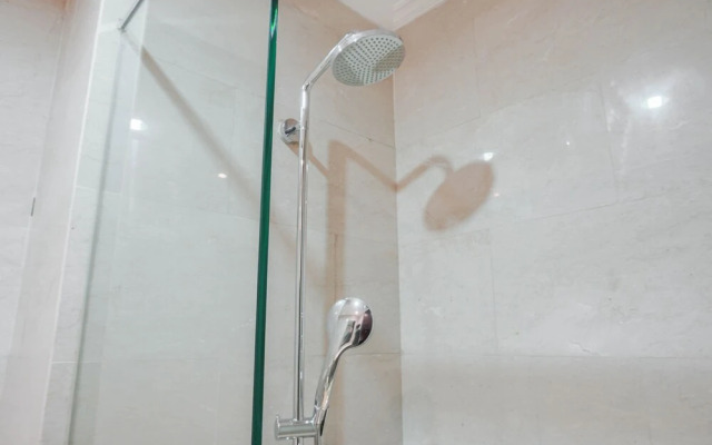 Relaxing Studio At Menteng Park Apartment