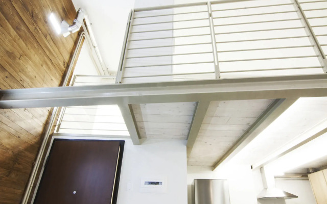 Alessia's Flat - Mac Mahon