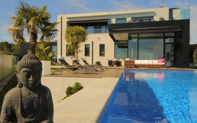 Sanxenxo 101120 5 Bedroom Villa By Mo Rentals