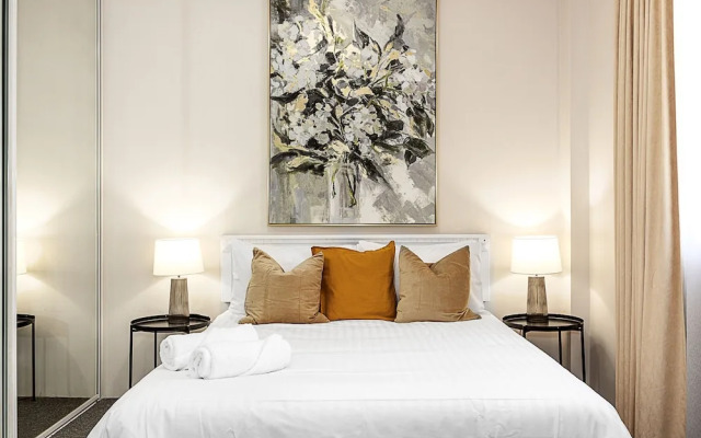 2bdr East Perth Getaway