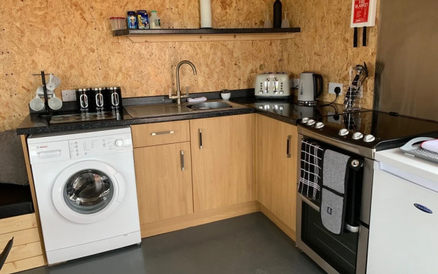 Acdc Glamping, Campervan , Caravan and Tent Resort