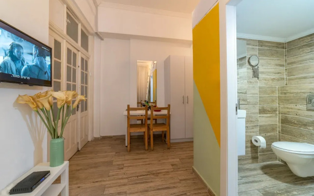 Paamonim Studios - Adults only