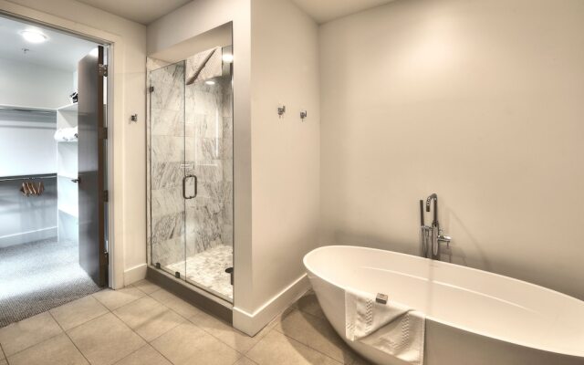 Apex 501 - 3 Br Condo