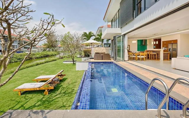 Luxury Pool Villa Close To The Private Beach
