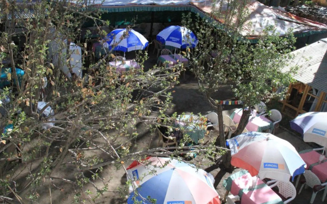 Mentokling Guest House and Garden Restaurant