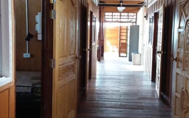 At Pier Hostel Lanta