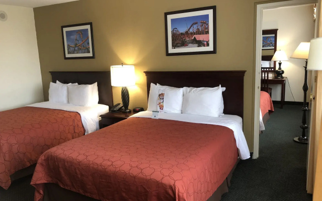 Knott's Hotel