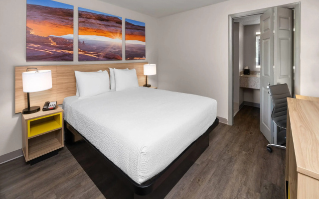 Отель Days Inn by Wyndham Farmington NM