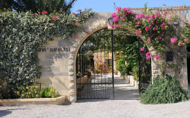 Ta' Bertu Host Family Bed & Breakfast