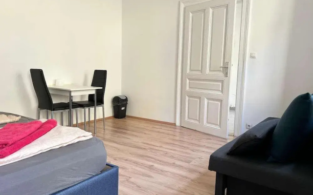 Welcoming 4BR shared Apt.-best location