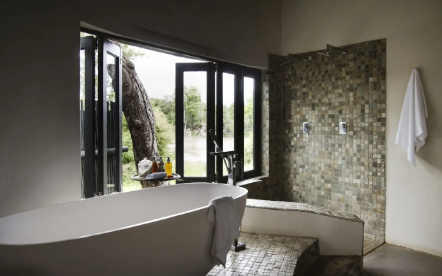 Simbavati River Lodge