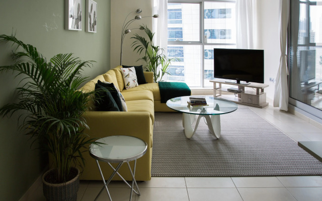 Apartment With Stunning Views In Dubai Marina