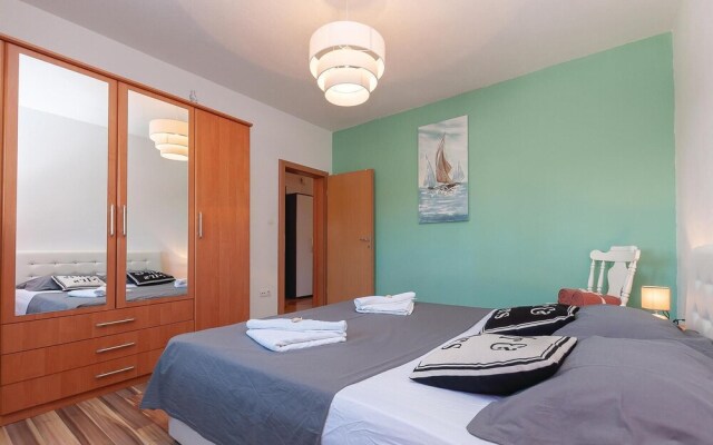 Beautiful Home in Kanica With Wifi and 2 Bedrooms