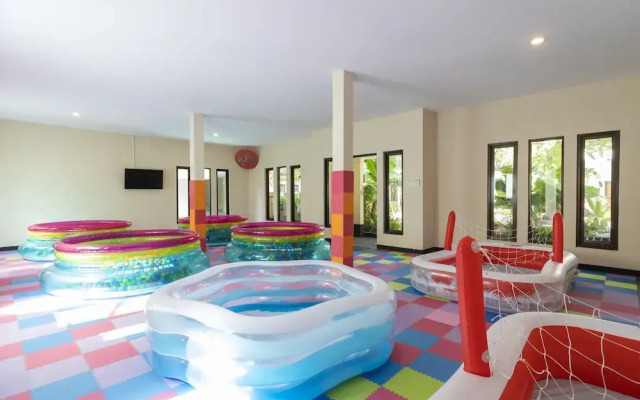 OYO 1992 China Town Hotel Bali