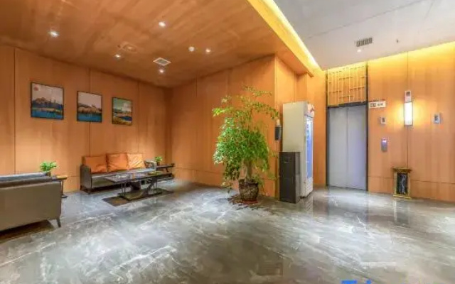 Ziyueqi Light Luxury Hotel (Meishan East Station Wanda Plaza)