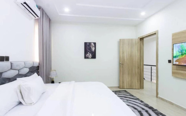 Furnished 4-bed House Lekki Phase 1 Lagos