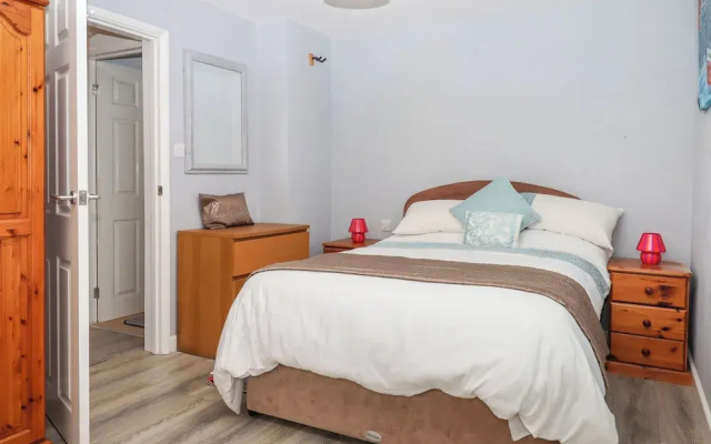 Brixham Breeze Cabin