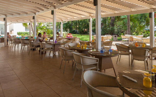 Savannah Beach Club Hotel