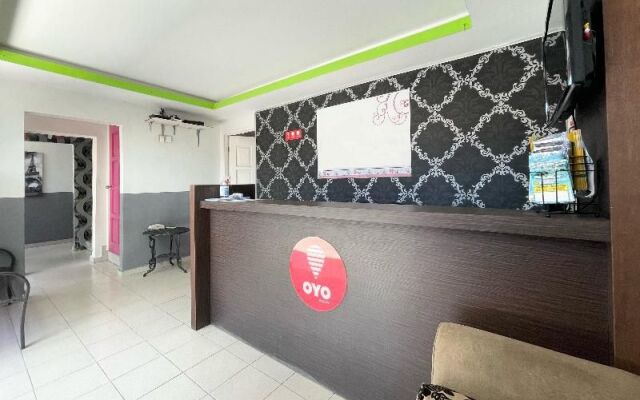 OYO 90324 Muar Station Hotel