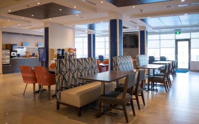 Holiday Inn Express & Suites Kingston Central by IHG