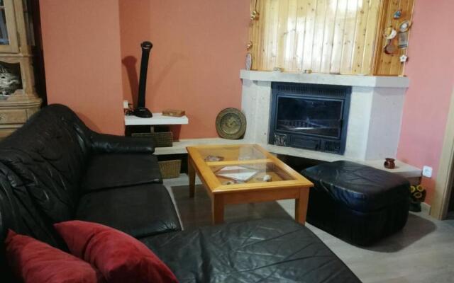 Casa con terraza/Confortable house with terrace