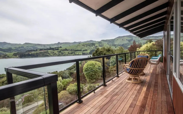 Kingfisher's Perch - Takamatua Holiday Home