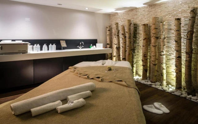 Hôtel Koh-I Nor by Les Etincelles