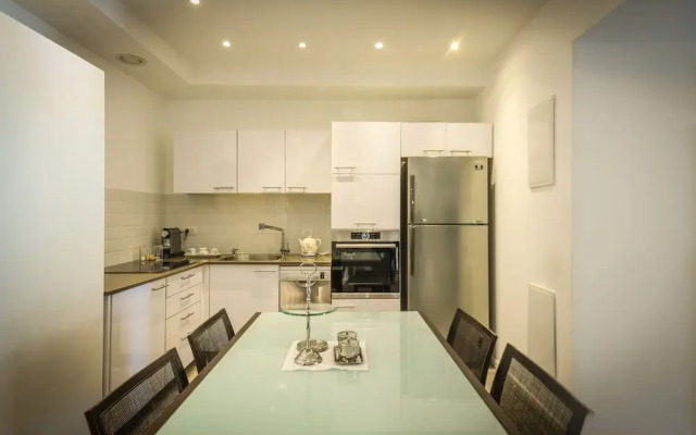 Luxury Levontin apt near Rothschild