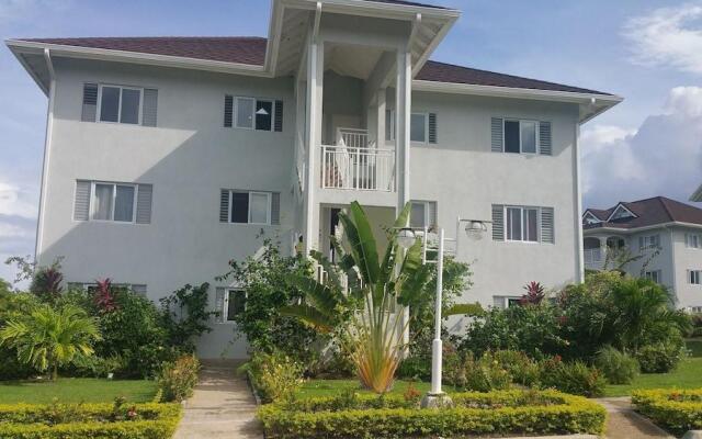 Fern Court Apartment With Oceanic View