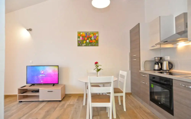 Apartment 1674