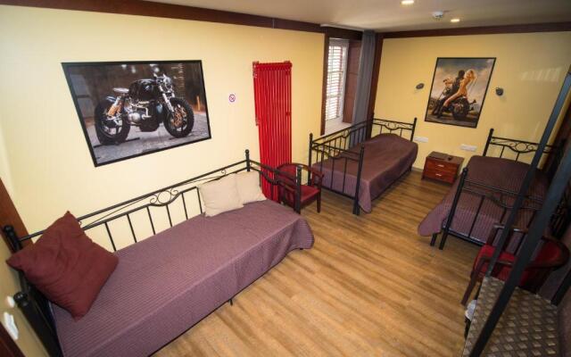 Aleksandri Guesthouse