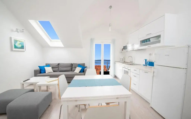 Sea Pearl Residence - Top beachfront location apartments in Bol centre