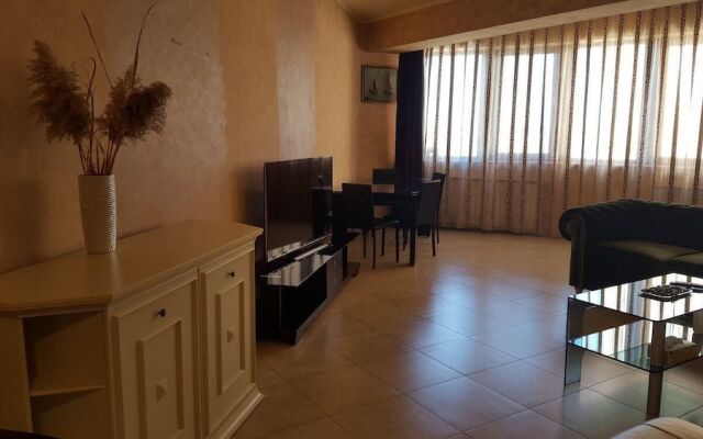 Beach & Clubs Apartments Mamaia