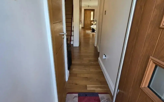 3Br - Sleeps6 - 15min Central London and Gatwick