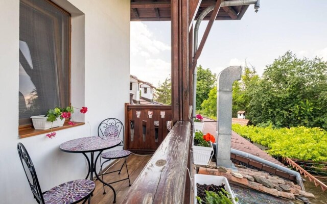 Lovely 5-bed Authentic House in the Arbanasi