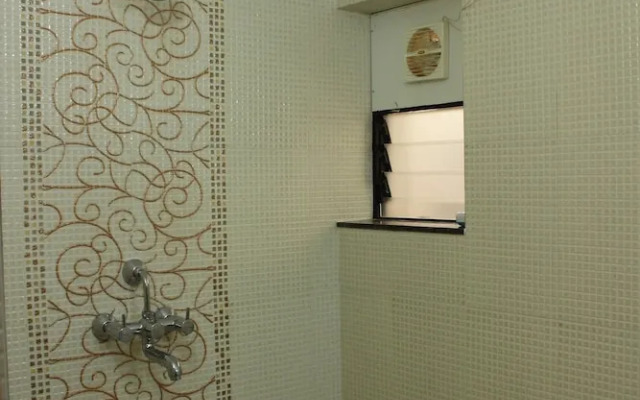 OYO 9364 Home Modern 2 BHK Pool View Candolim