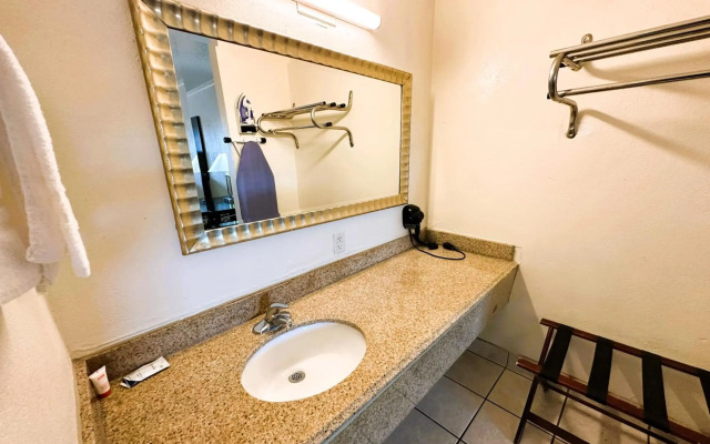 Oyo Hotel San Antonio Lackland AFB/Seaworld Hwy 90 W
