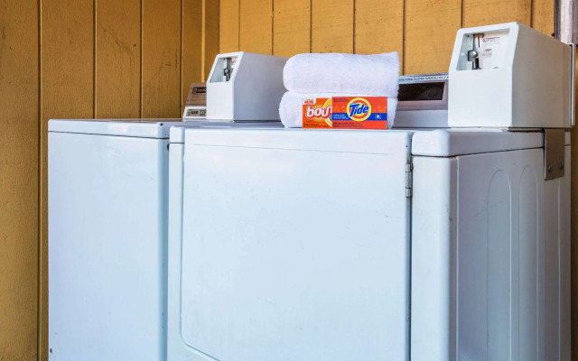 Travelodge by Wyndham Turlock