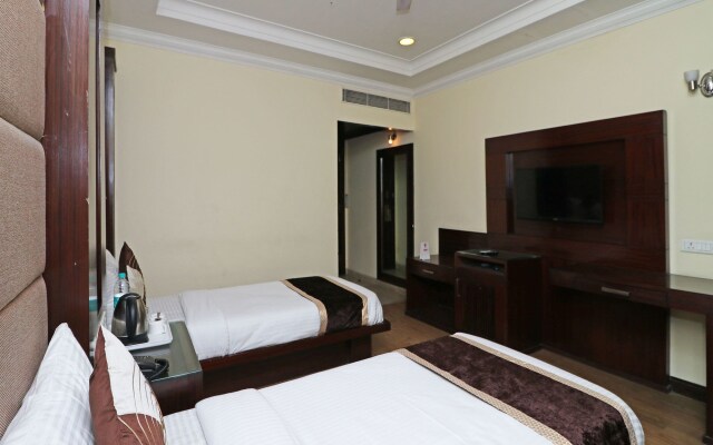 Fabhotel Broadway Inn Nehru Place