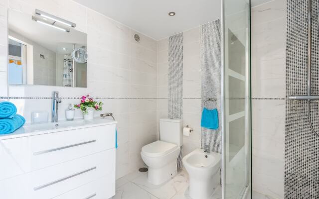 B18 modern original apartment