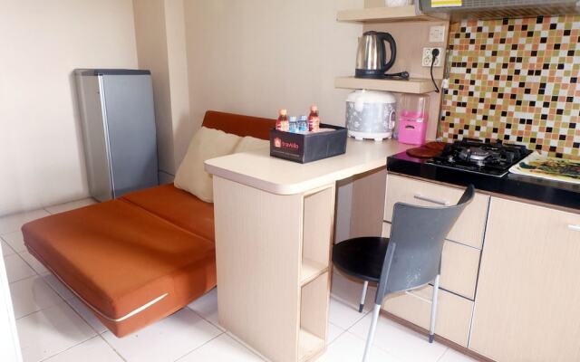 Kalibata Apartment With Sofa Bed Near Shopping Center