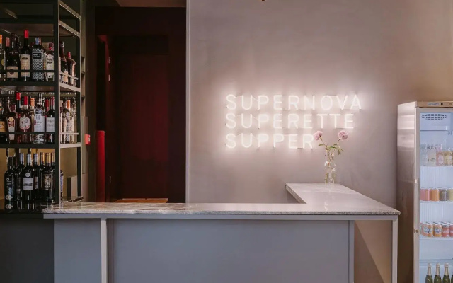 Supernova Hotel