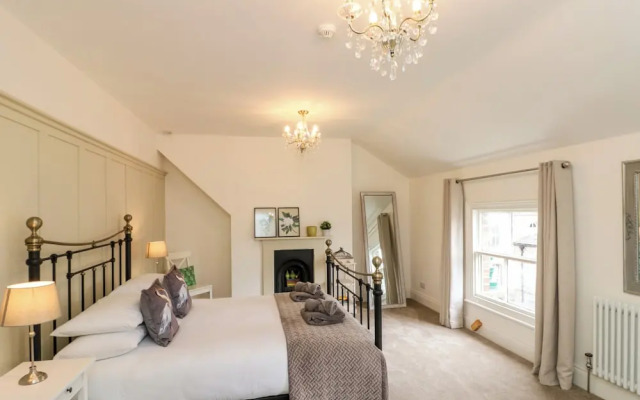 10 Chaloner