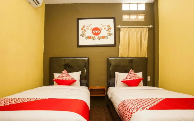 Sentosa Jaya Guest House by OYO Rooms