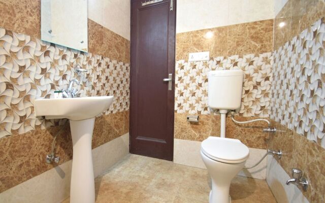 Oyo 11567 Hotel Shivalik Hills