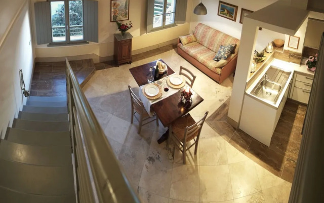 Belvilla by OYO Beautiful Farmhouse With Pool