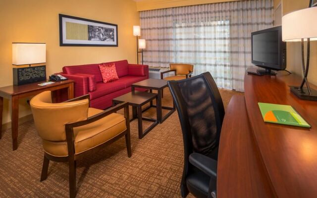 Courtyard Williamsburg Busch Gardens Area